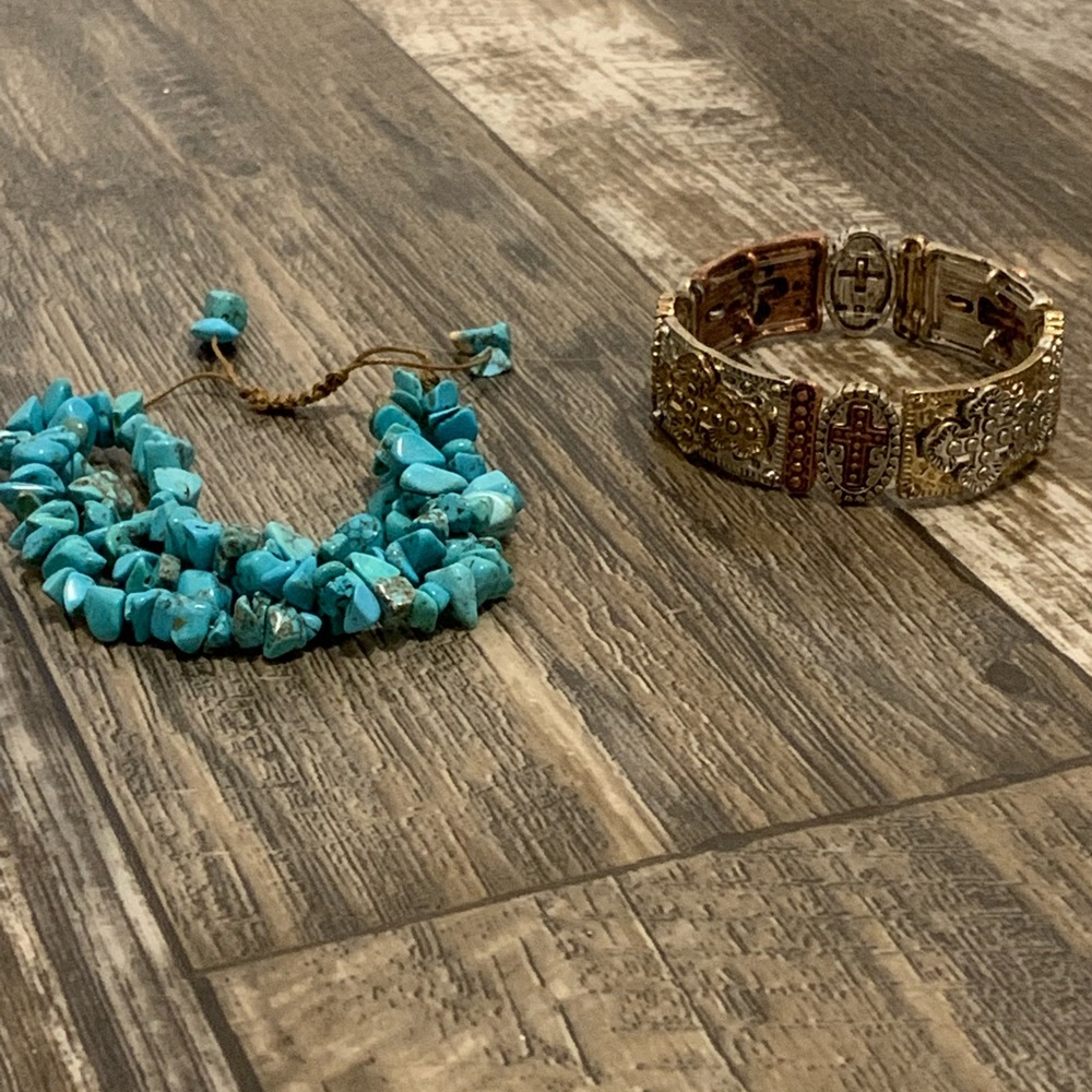 Two Western Bracelet Turquoise Beaded Cross Elastic Bangle Bracelet Casual